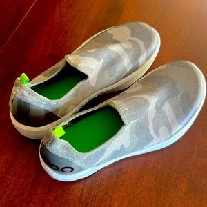 Camo Slip On OOFOS